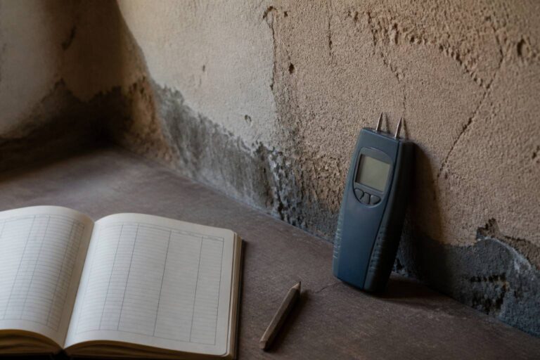 Mesurer l&rsquo;humidité d&rsquo;un mur : méthode, outils et relevé daté